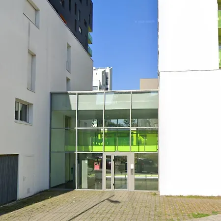 Studio avec grande terrasse gare Sud Appartement *